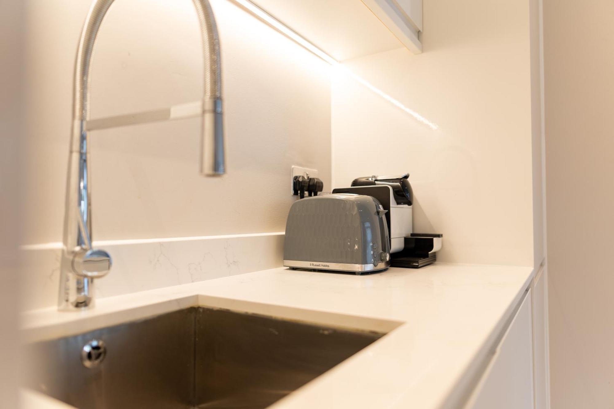 Exclusive Cardiff City Centre Apartment Eksteriør bilde