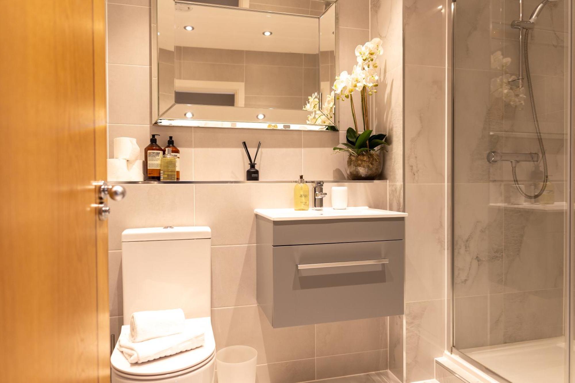 Exclusive Cardiff City Centre Apartment Eksteriør bilde