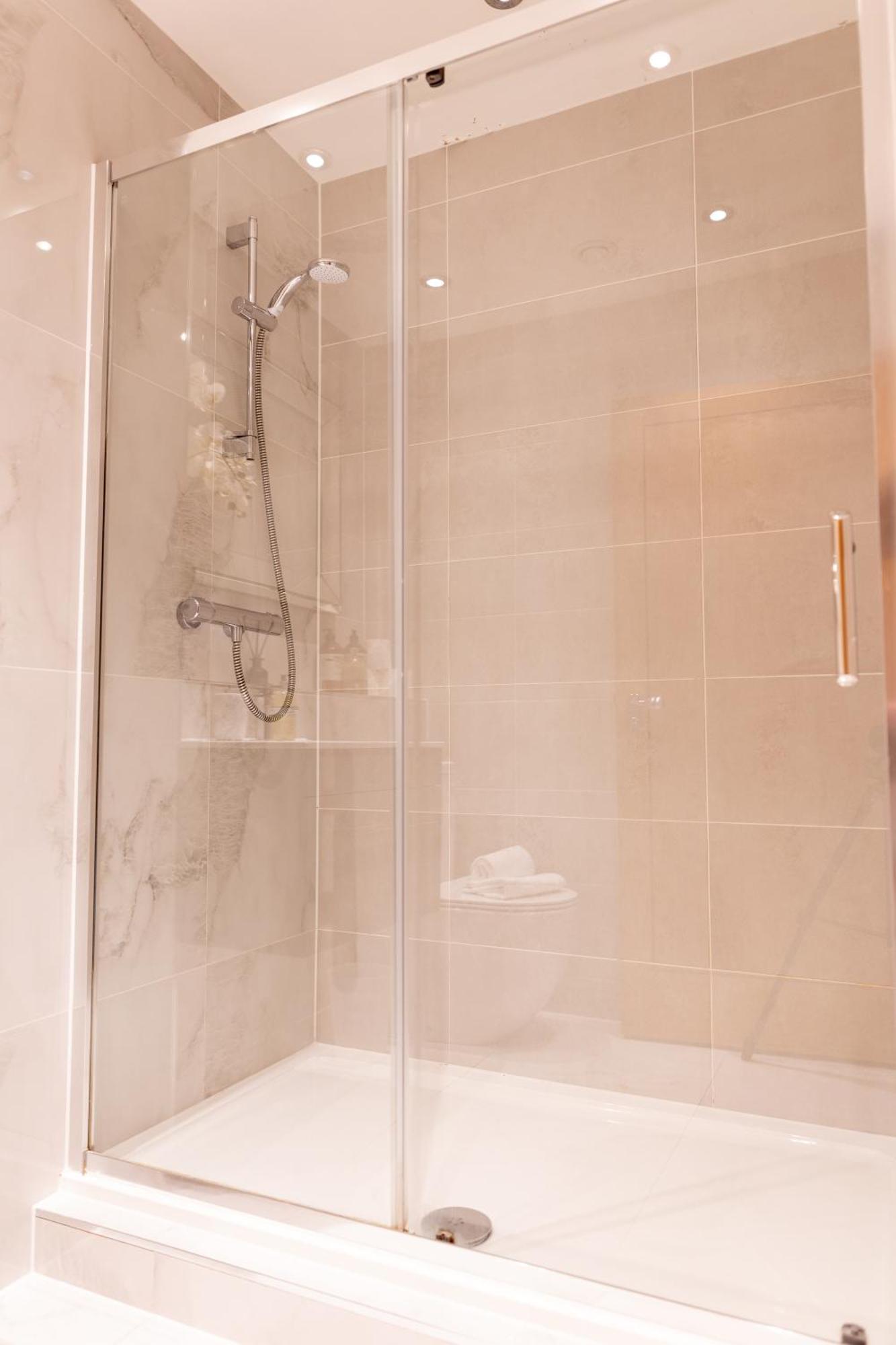 Exclusive Cardiff City Centre Apartment Eksteriør bilde