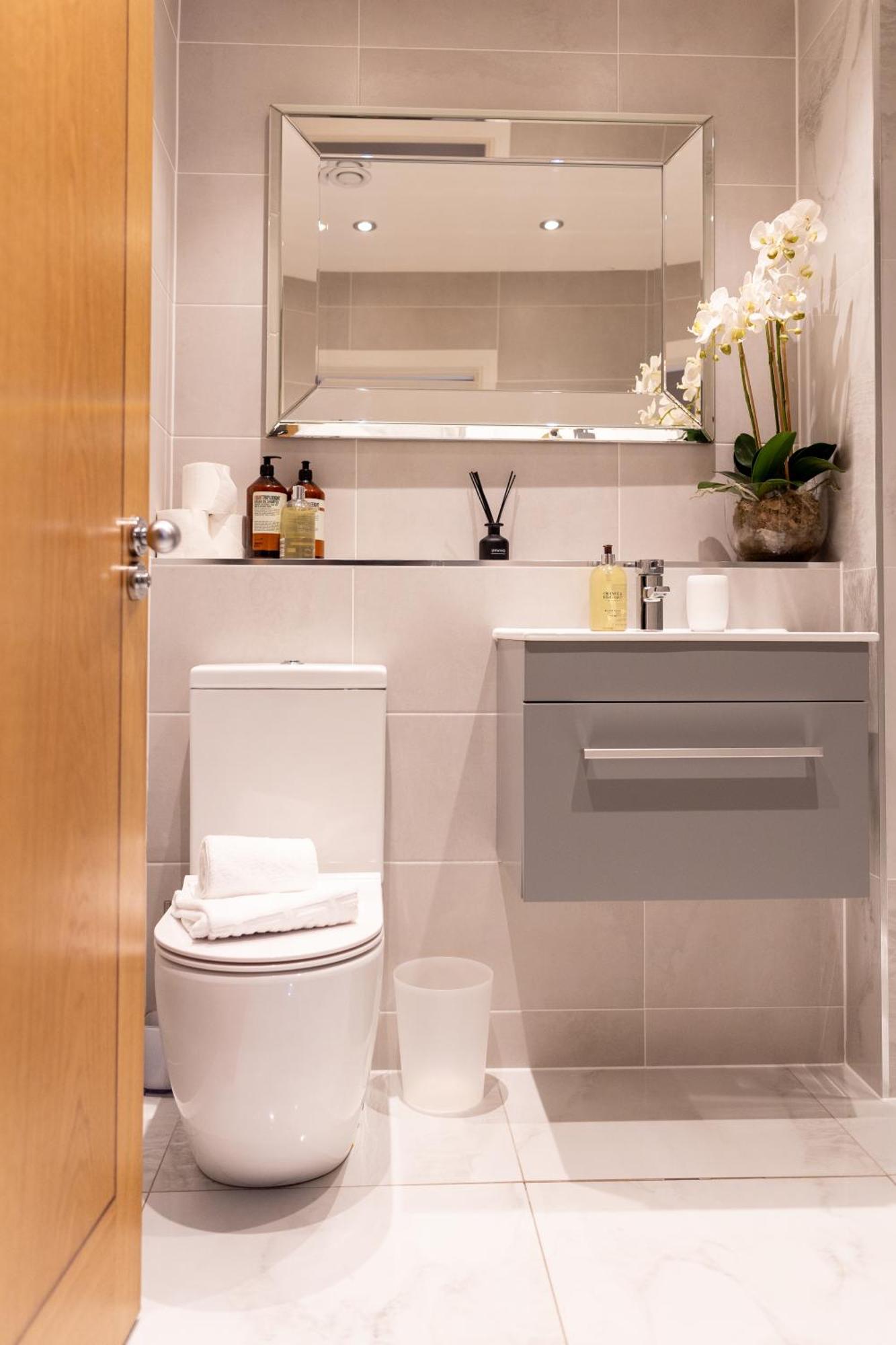 Exclusive Cardiff City Centre Apartment Eksteriør bilde